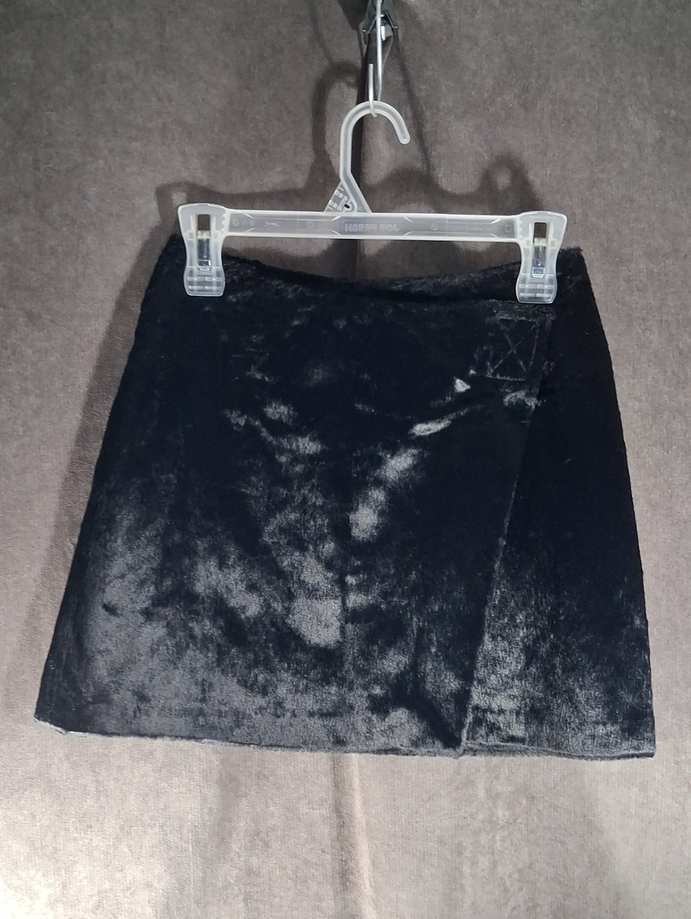 Holt Renfrew Studio Black Crushed Velvet Wrap Mini Skirt 2 Velcro Closures VG 4